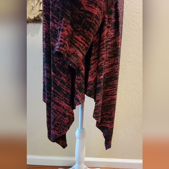 Alembika Asymmetrical Top - Size 1X - Picture 7 of 8